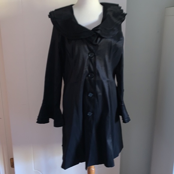 Black ruffled neck bell sleeves trench coat - Picture 1 of 8